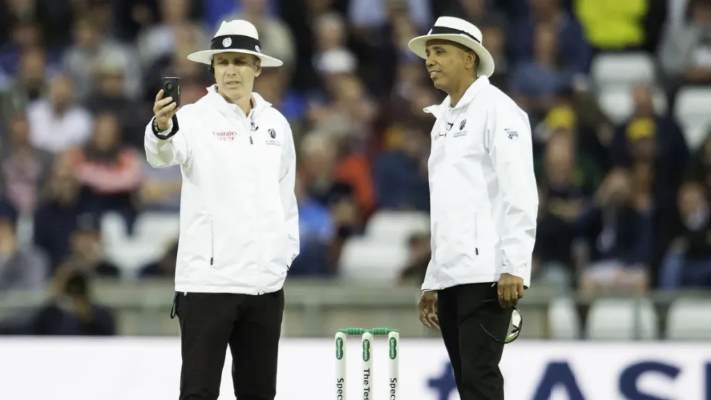 Cricket Umpire vs. Referee : Which One Is It? Cricket Umpire vs. Referee : Which One Is It?